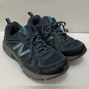 New Balance Women's Navy Teal Trail Running Sneakers